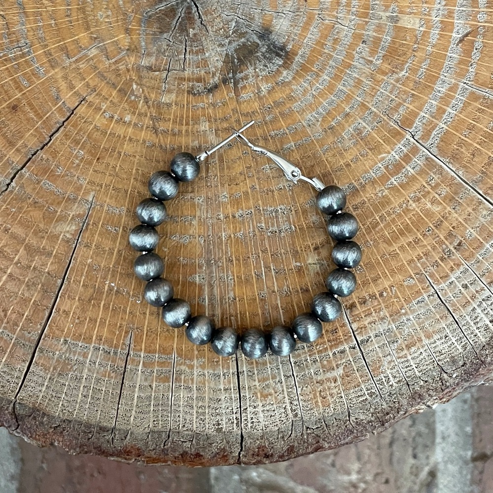 1.5 inch Navajo Style Pearl Hoop Earrings - Picture 2 of 2